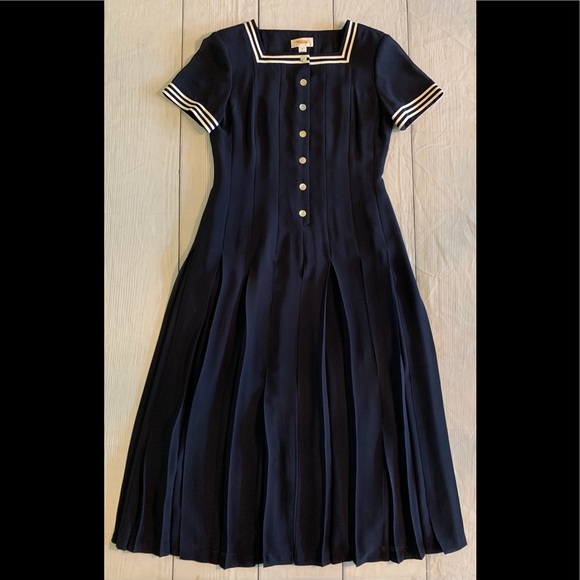 Talbots Size 6P Nautical Inspired Pleated Dress - Picture 8 of 8